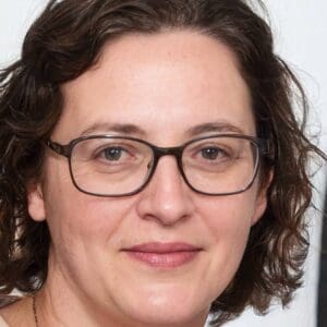 Πηνελόπη Σαμαρά - Συγγραφέας